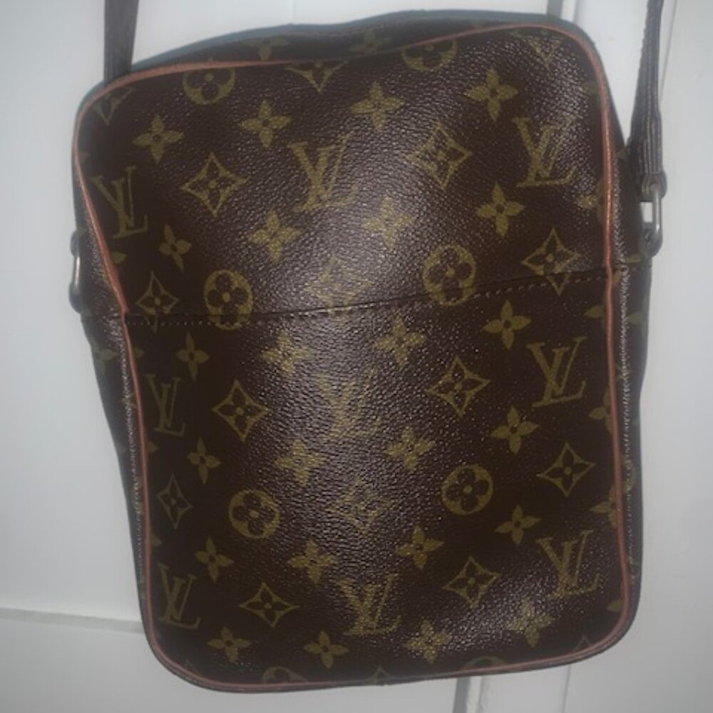 ✨👜 Authentic Louis Vuitton Vintage Monogram Canvas Marceau PM Messenger Bag 👜✨